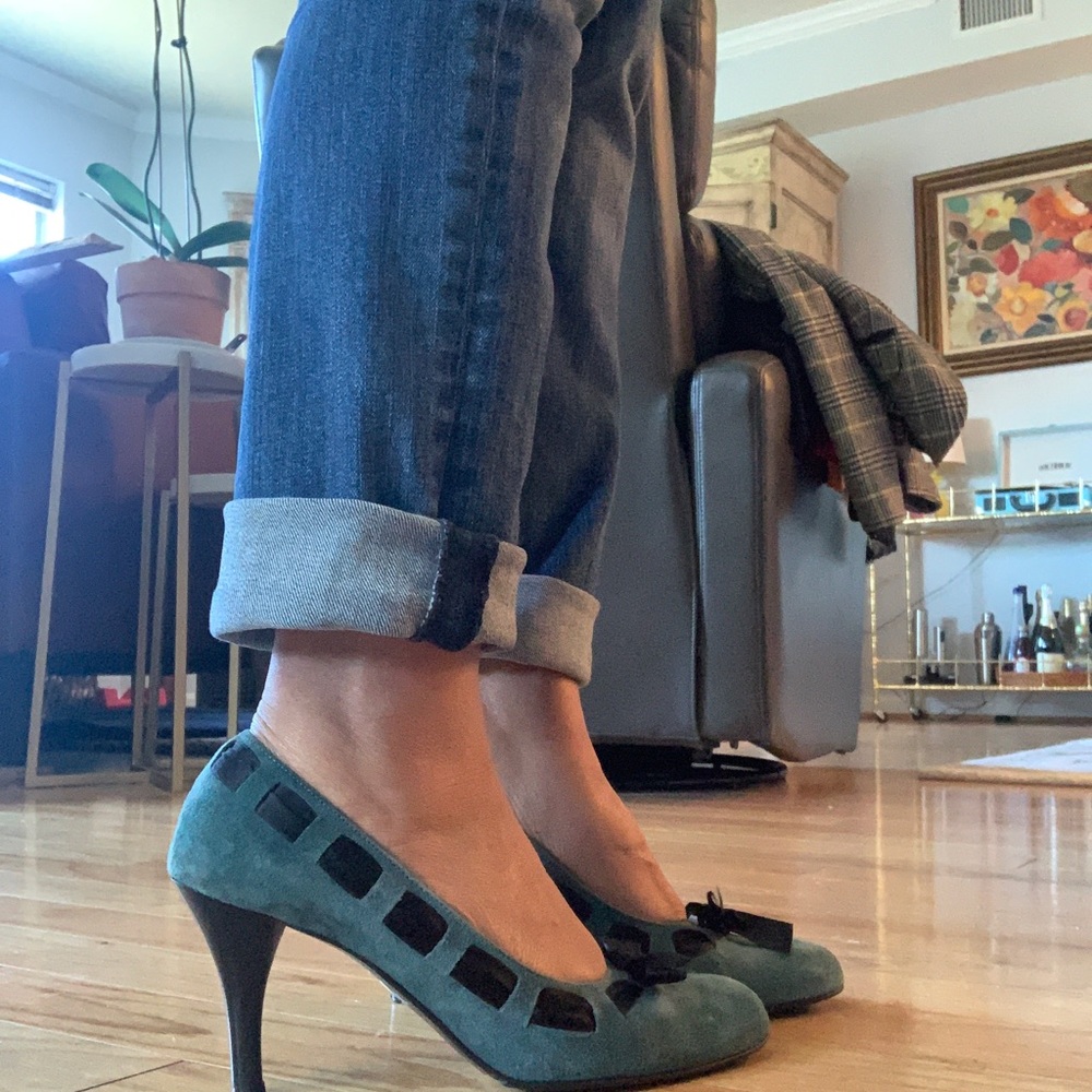LAST CHANCE‼️❣️ Blue suede heels SIZE 7.5